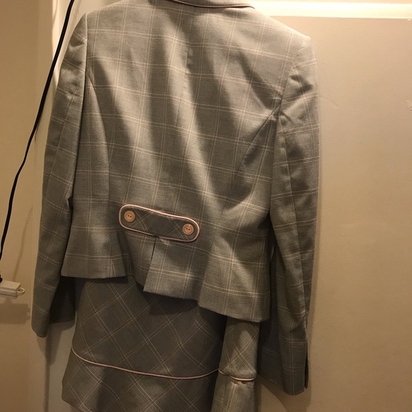 Suits - Picture 8 of 15